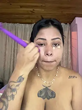 Snapshot of Michluxe_69 chatting on 03/04/26, 02:39 Michluxe 69 online show from 03/04/26, 02:39