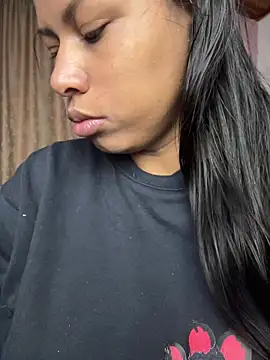 Snapshot of Michluxe_69 chatting on 03/31/26, 02:57 Michluxe 69 online show from 03/31/26, 02:57