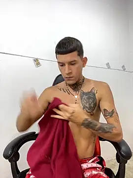 Snapshot of dilan_abraham12 chatting on 10/28/25, 03:47 dilan abraham12 online show from 10/28/25, 03:47