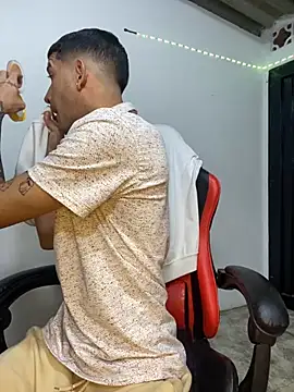 Snapshot of dilan_abraham12 chatting on 11/05/25, 08:25 dilan abraham12 online show from 11/05/25, 08:25