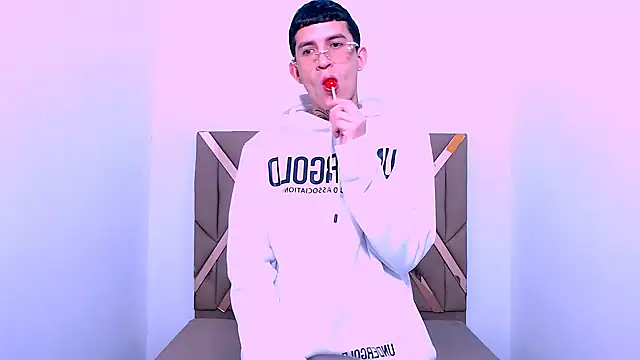 Snapshot of dilan_abraham12 chatting on 02/20/26, 02:30 dilan abraham12 online show from 02/20/26, 02:30