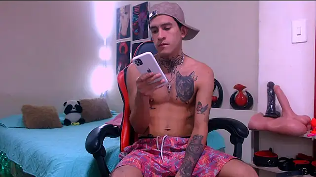 Snapshot of dilan_abraham12 chatting on 03/18/26, 03:20 dilan abraham12 online show from 03/18/26, 03:20