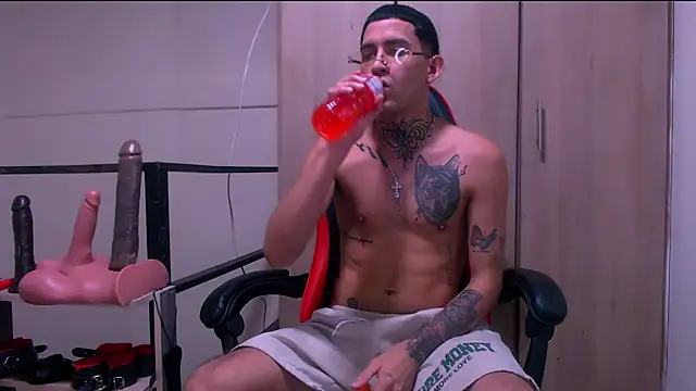 Snapshot of dilan_abraham12 chatting on 03/20/26, 06:29 dilan abraham12 online show from 03/20/26, 06:29