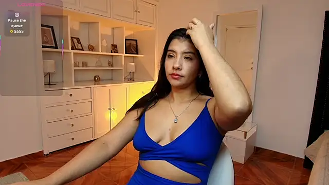 nina moen online show from 10/01/25, 07:42