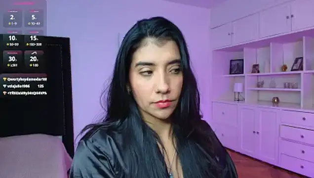 nina moen online show from 10/09/25, 10:46