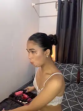 AngelHille online show from 11/27/25, 05:48