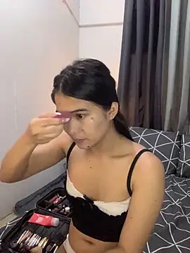 AngelHille online show from 12/21/25, 12:18