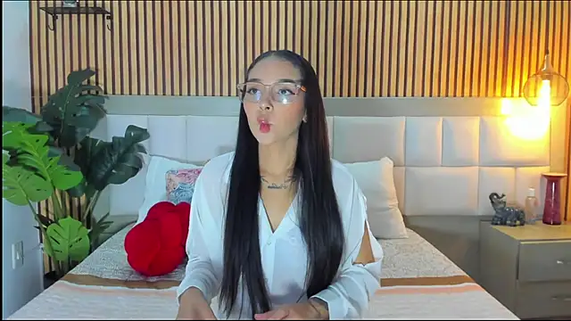 Roseaurora online show from 02/21/26, 12:39