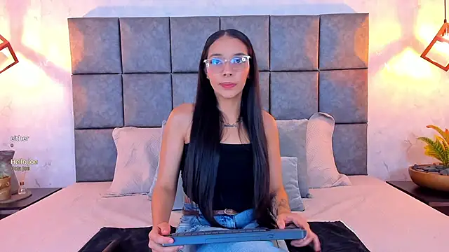 Roseaurora online show from 04/17/26, 11:13