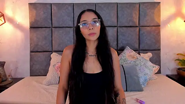 Snapshot of Roseaurora chatting on 06/19/26, 10:52 Roseaurora online show from 06/19/26, 10:52