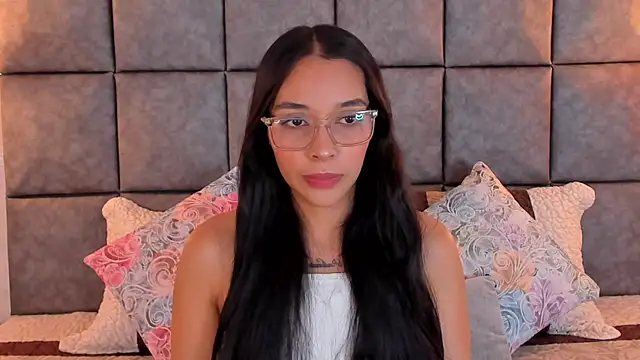Snapshot of Roseaurora chatting on 06/29/26, 11:10 Roseaurora online show from 06/29/26, 11:10