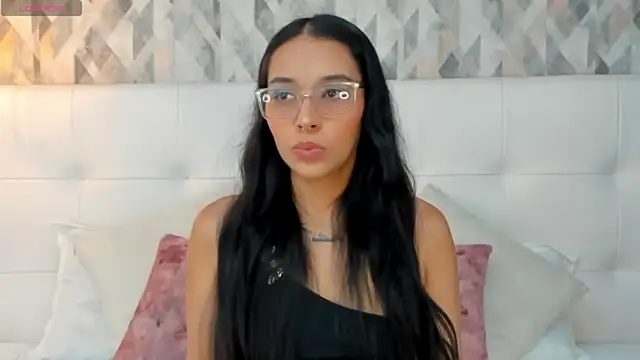 Snapshot of Roseaurora chatting on 07/14/26, 10:54 Roseaurora online show from 07/14/26, 10:54