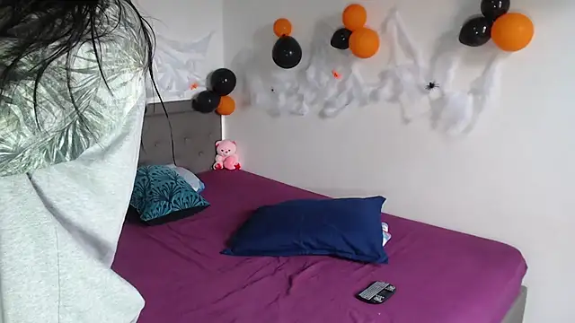 Celestte Dior online show from 10/08/25, 07:33