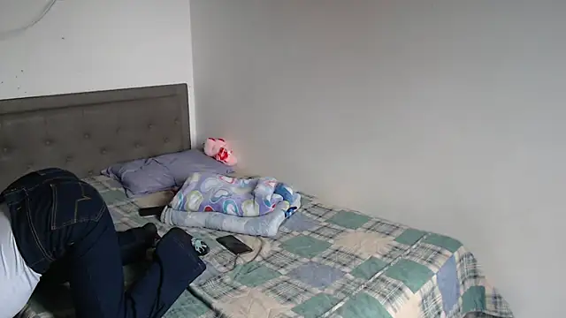 Snapshot of Celestte_Dior chatting on 11/17/25, 03:29 Celestte Dior online show from 11/17/25, 03:29