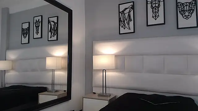 Valeria Velez  online show from 10/11/25, 12:04