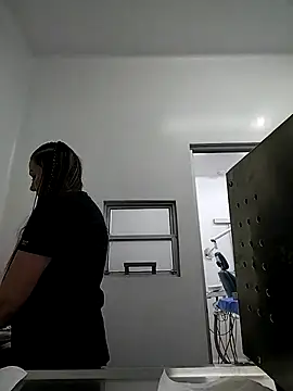 Snapshot of Madisson-04_ chatting on 10/08/25, 07:44 Madisson-04  online show from 10/08/25, 07:44