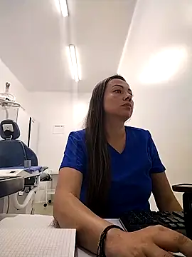 Snapshot of Madisson-04_ chatting on 10/14/25, 08:09 Madisson-04  online show from 10/14/25, 08:09