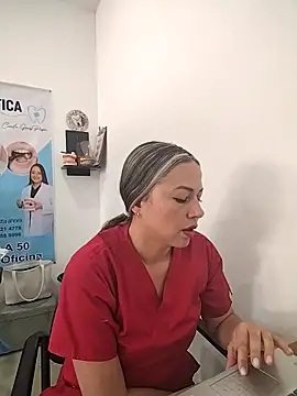 Snapshot of Madisson-04_ chatting on 11/21/25, 06:39 Madisson-04 online show from 11/21/25, 06:39