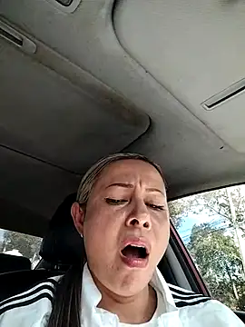 Snapshot of Madisson-04_ chatting on 11/22/25, 07:02 Madisson-04 online show from 11/22/25, 07:02