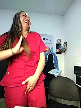 Snapshot of Madisson-04_ chatting on 12/04/25, 07:00 Madisson-04 online show from 12/04/25, 07:00