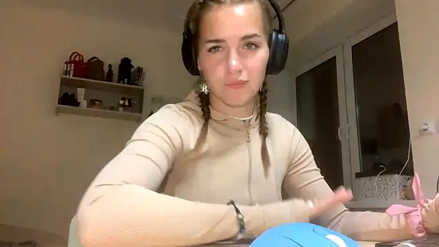 BunnyTiedeman online show from 09/24/25, 05:49