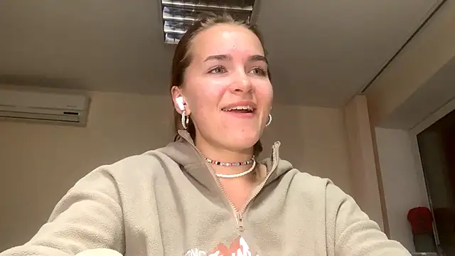 BunnyTiedeman online show from 10/17/25, 03:03