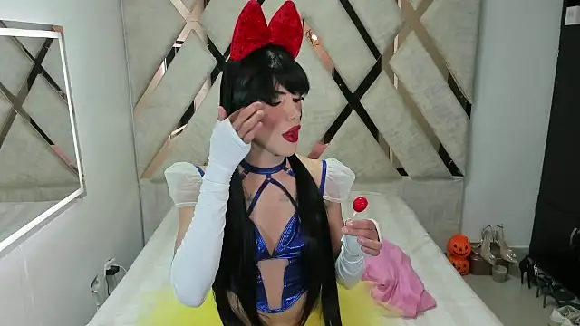 Snapshot of Barbieoonfire chatting on 11/05/25, 06:57 Barbieoonfire online show from 11/05/25, 06:57