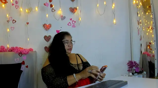 milf latinn online show from 09/29/25, 02:22