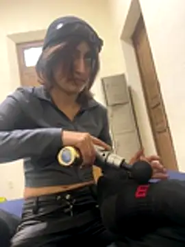 Snapshot of Clavelnegro chatting on 12/16/25, 05:07 Clavelnegro online show from 12/16/25, 05:07