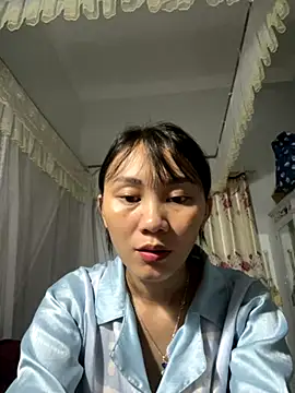 Snapshot of Almond-cute chatting on 09/09/25, 06:18 Almond-cute online show from 09/09/25, 06:18