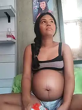 Snapshot of julietta1453 chatting on 12/14/25, 02:44 julietta1453 online show from 12/14/25, 02:44