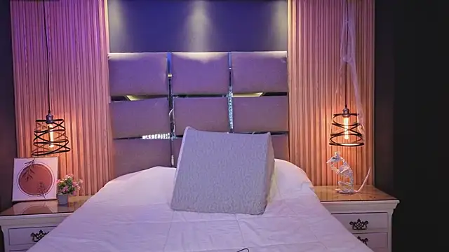 AlanaWalker9 online show from 12/16/25, 03:55