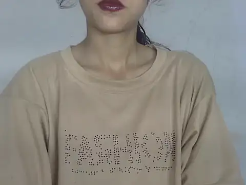 Saniya9B online show from 10/24/25, 05:37