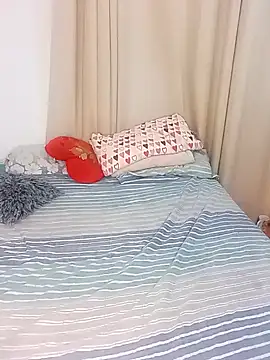 Snapshot of badlove42 chatting on 11/17/25, 05:02 badlove42 online show from 11/17/25, 05:02