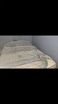 Snapshot of badlove42 chatting on 11/28/25, 04:04 badlove42 online show from 11/28/25, 04:04