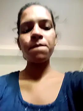 Snapshot of BebyDoll_143 chatting on 10/03/25, 03:47 BebyDoll 143 online show from 10/03/25, 03:47