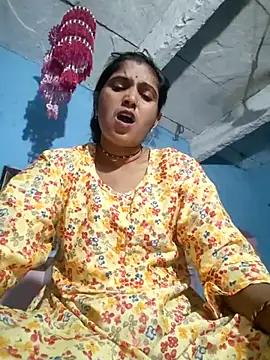 Snapshot of LUCKY_cut chatting on 09/25/25, 04:00 LUCKY cut online show from 09/25/25, 04:00