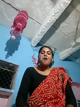 Snapshot of LUCKY_cut chatting on 10/04/25, 04:05 LUCKY cut online show from 10/04/25, 04:05