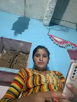 Snapshot of LUCKY_cut chatting on 10/07/25, 02:58 LUCKY cut online show from 10/07/25, 02:58