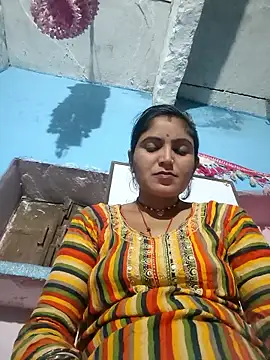 Snapshot of LUCKY_cut chatting on 10/08/25, 03:42 LUCKY cut online show from 10/08/25, 03:42