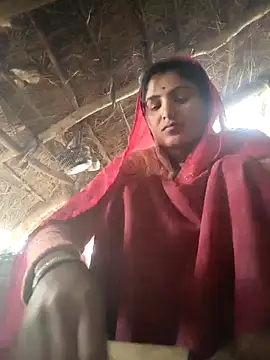 Snapshot of LUCKY_cut chatting on 11/19/25, 03:39 LUCKY cut online show from 11/19/25, 03:39