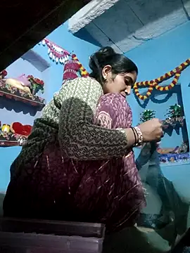 Snapshot of LUCKY_cut chatting on 12/01/25, 02:44 LUCKY cut online show from 12/01/25, 02:44