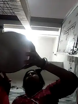 Snapshot of LUCKY_cut chatting on 03/22/26, 07:45 LUCKY cut online show from 03/22/26, 07:45