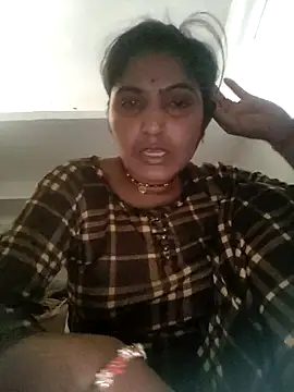 Snapshot of LUCKY_cut chatting on 03/24/26, 04:28 LUCKY cut online show from 03/24/26, 04:28