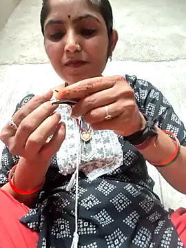 Snapshot of LUCKY_cut chatting on 03/29/26, 12:16 LUCKY cut online show from 03/29/26, 12:16