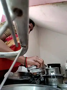 Snapshot of LUCKY_cut chatting on 03/31/26, 04:13 LUCKY cut online show from 03/31/26, 04:13