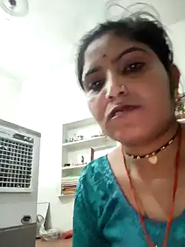 Snapshot of LUCKY_cut chatting on 04/18/26, 06:23 LUCKY cut online show from 04/18/26, 06:23