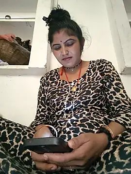 Snapshot of LUCKY_cut chatting on 04/21/26, 02:51 LUCKY cut online show from 04/21/26, 02:51