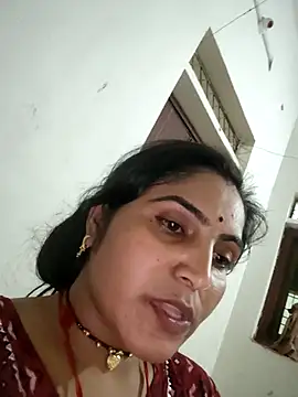 Snapshot of LUCKY_cut chatting on 04/24/26, 03:03 LUCKY cut online show from 04/24/26, 03:03