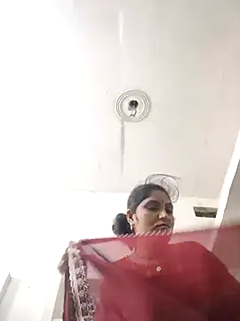 Snapshot of LUCKY_cut chatting on 04/26/26, 05:21 LUCKY cut online show from 04/26/26, 05:21